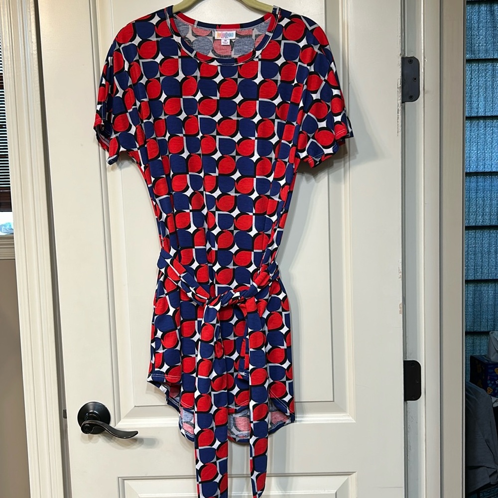 LuLaRoe top Size Med New without tags